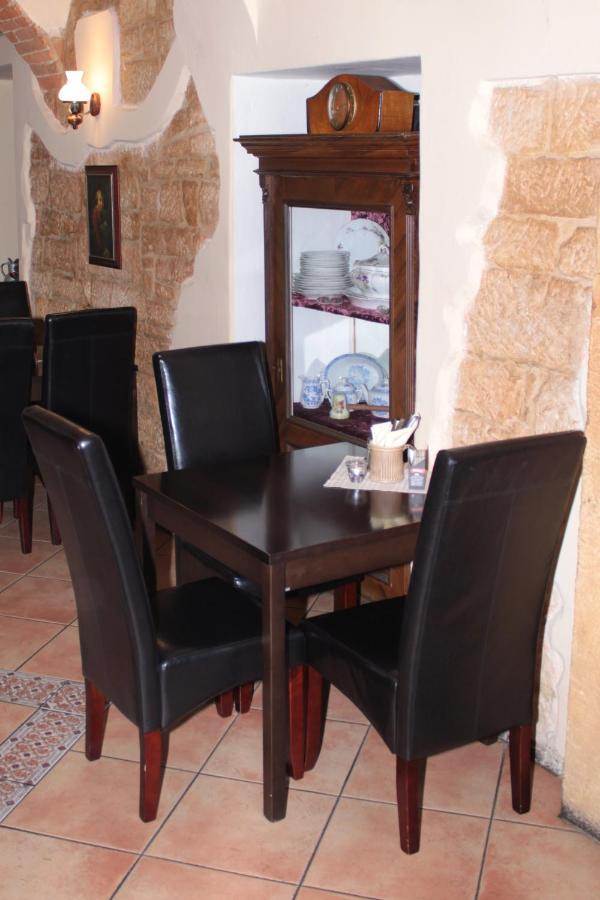 Hotel Kralovsky Dvur Hořice Zewnętrze zdjęcie