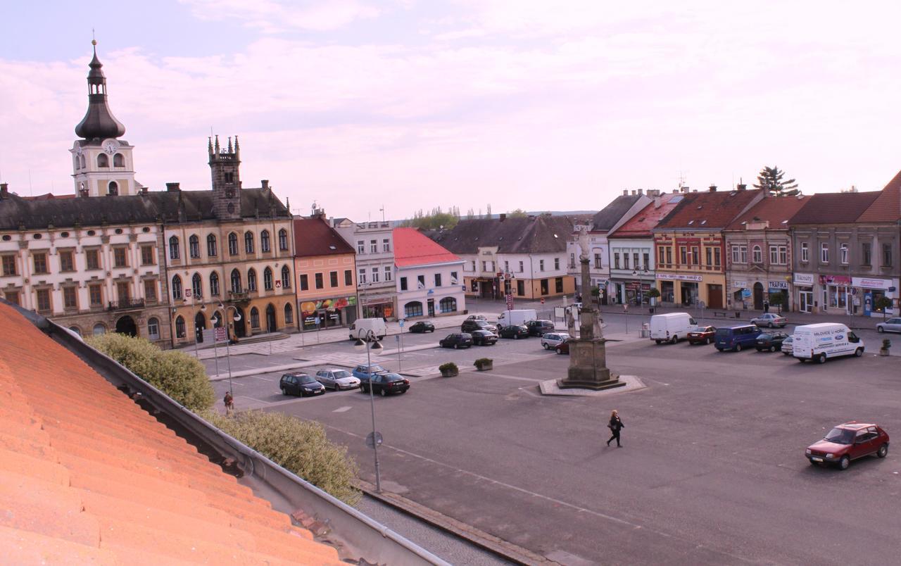 Hotel Kralovsky Dvur Hořice Zewnętrze zdjęcie