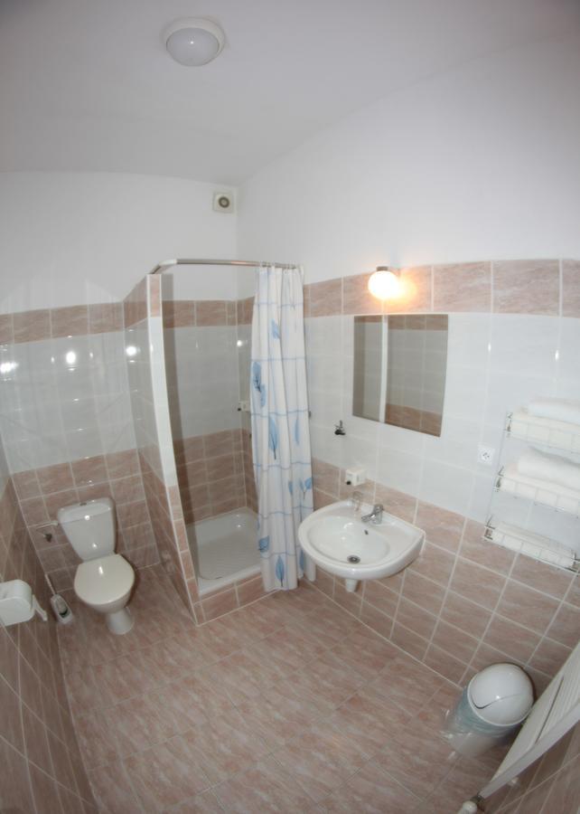Hotel Kralovsky Dvur Hořice Zewnętrze zdjęcie